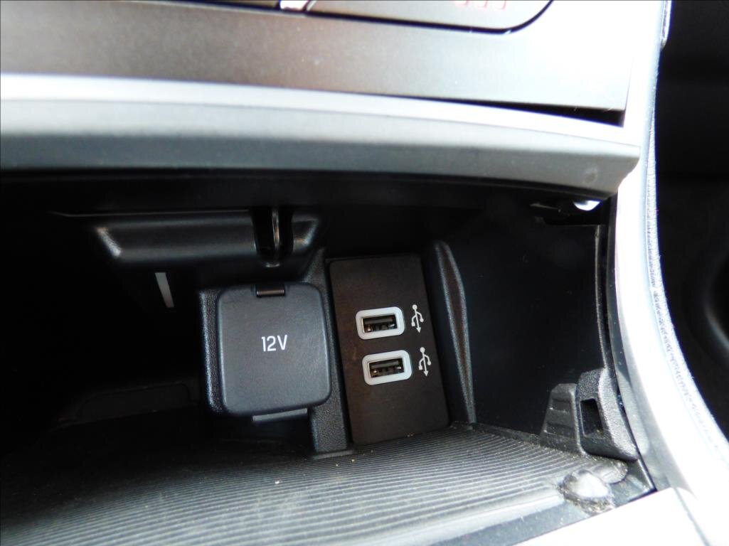 Ford S-MAX MPV 2,0 l 110 kw