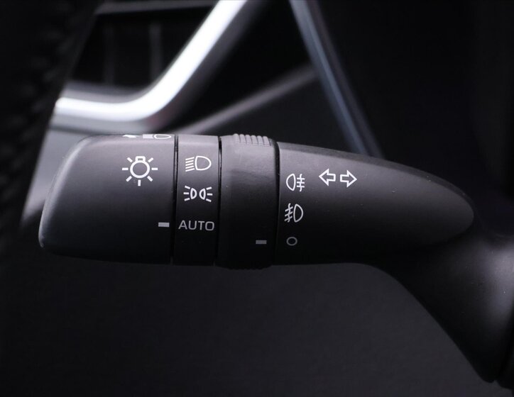 Toyota Corolla Sedan / Limuzína 1,8 l 90 kw