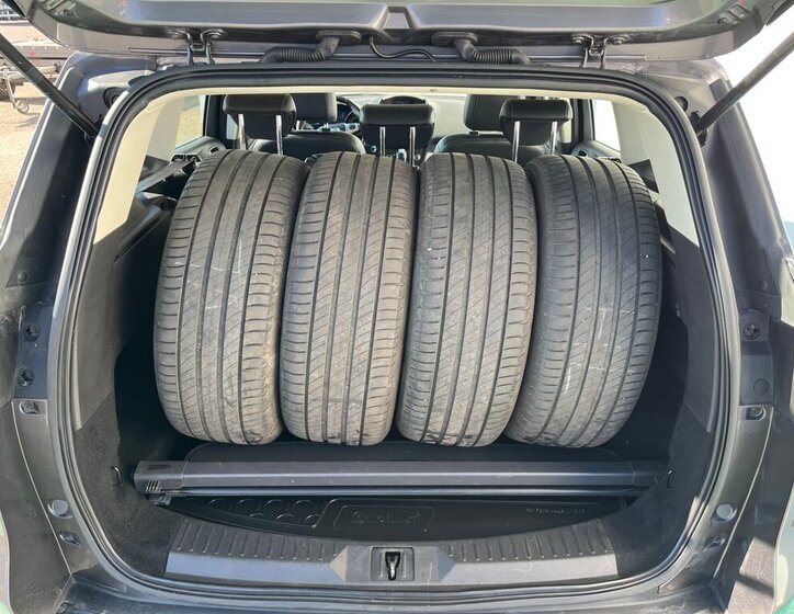 Ford Kuga SUV 1,6 l 134 kw