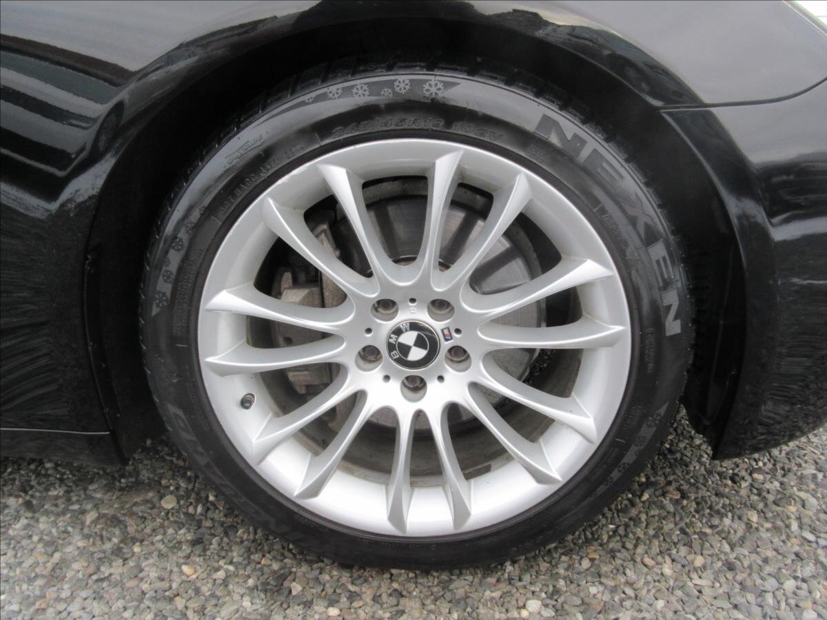 BMW Řada 7 Sedan 3,0 l 190 kw