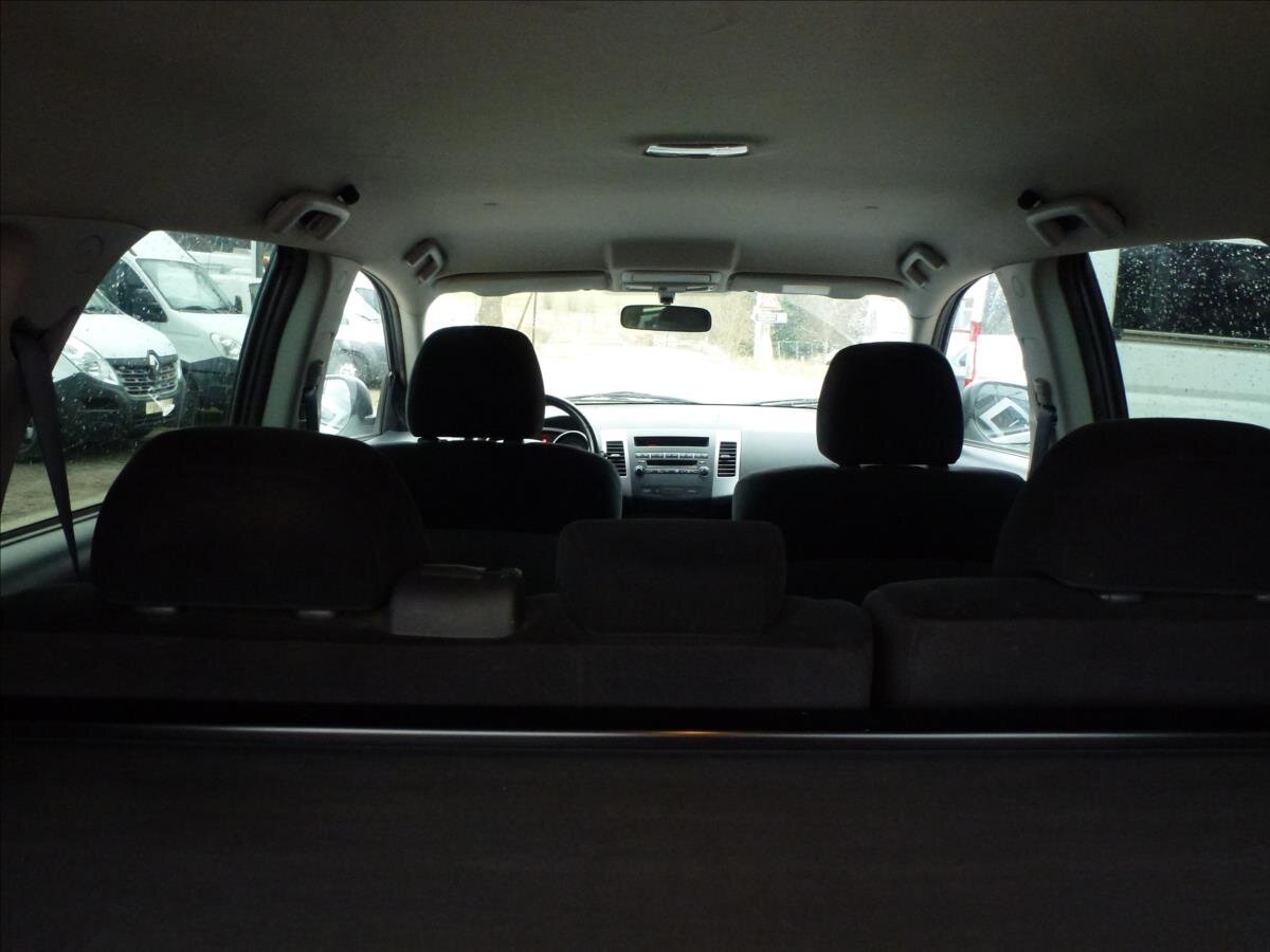 Mitsubishi Outlander SUV / Terénní 2,0 l 103 kw
