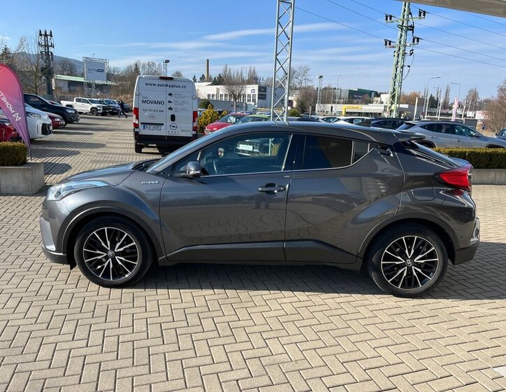 Toyota C-HR SUV / Terénní 1,8 l 72 kw