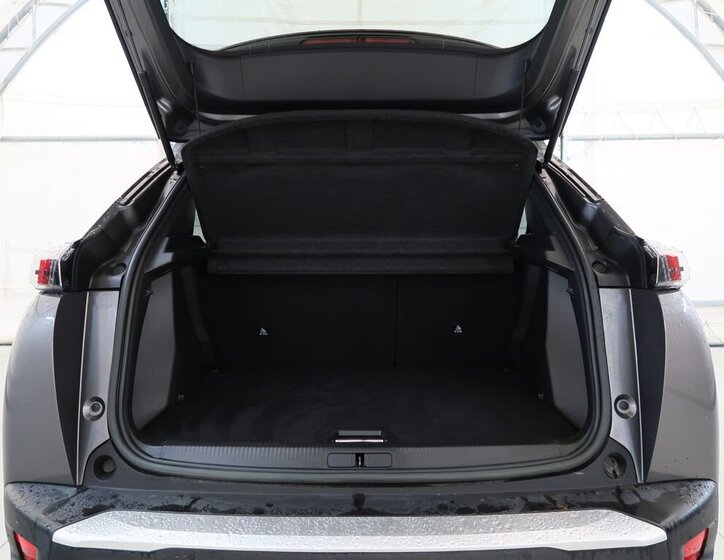 Peugeot 2008 SUV 1,2 l 96 kw