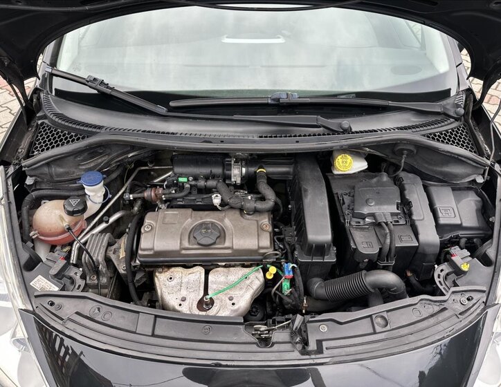 Peugeot 207 Hatchback 1,4 l 54 kw