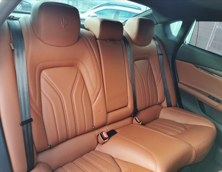 Maserati Quattroporte Sedan / Limuzína 3,0 l 202 kw