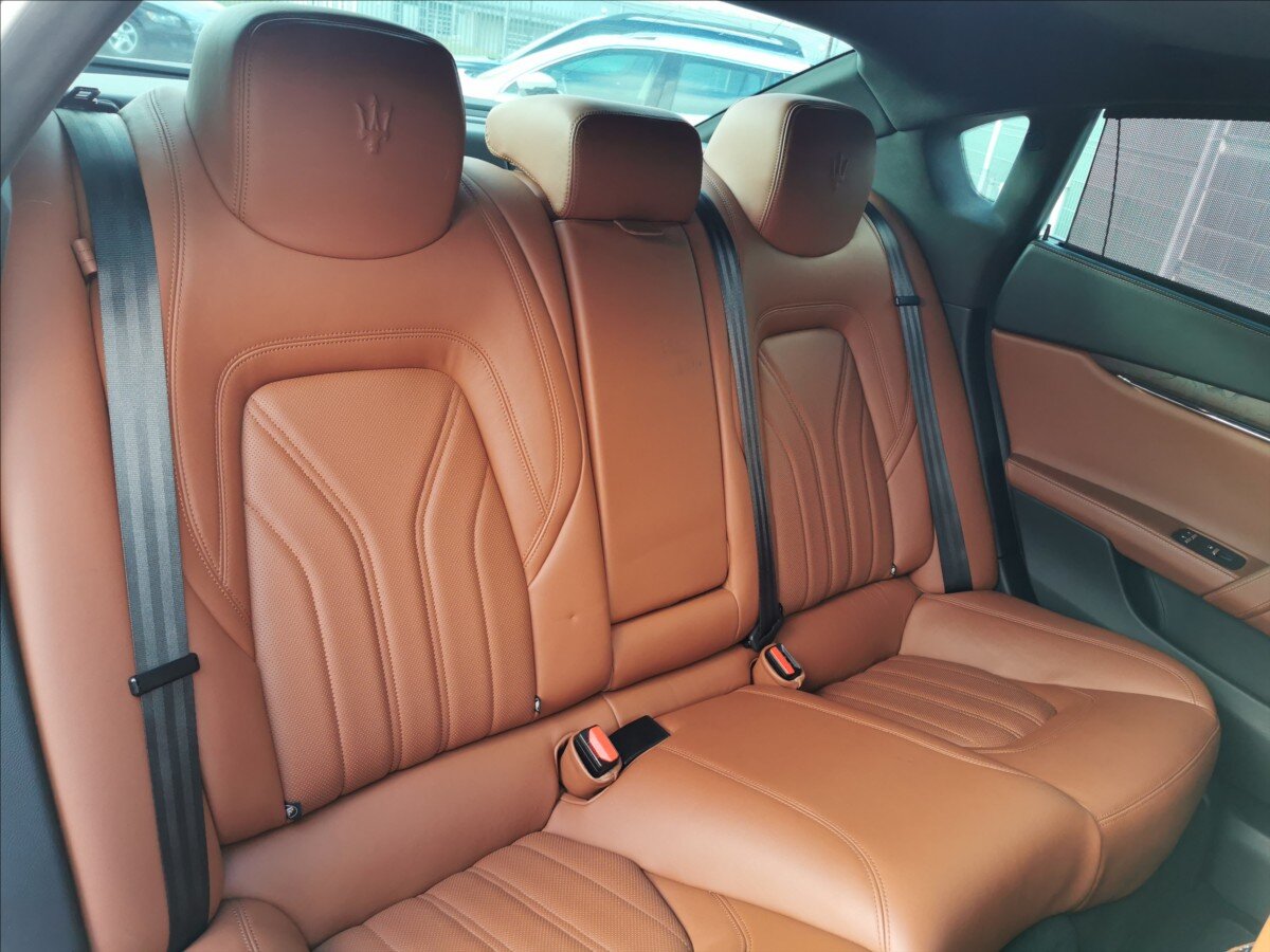 Maserati Quattroporte Sedan / Limuzína 3,0 l 202 kw