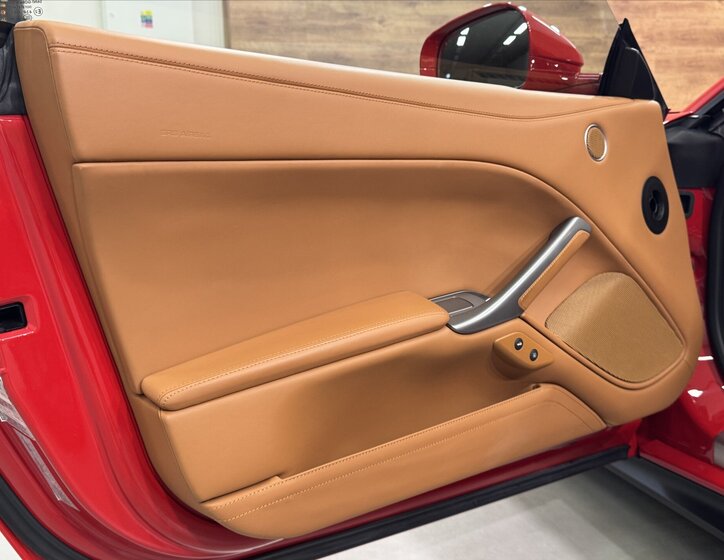 Ferrari F12 Berlinetta Kupé 6,3 l 541 kw