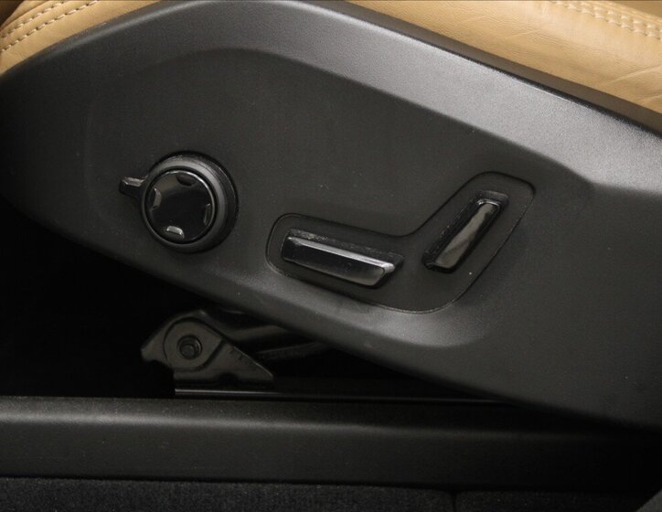 Volvo XC90 SUV / Terénní 2,0 l 173 kw