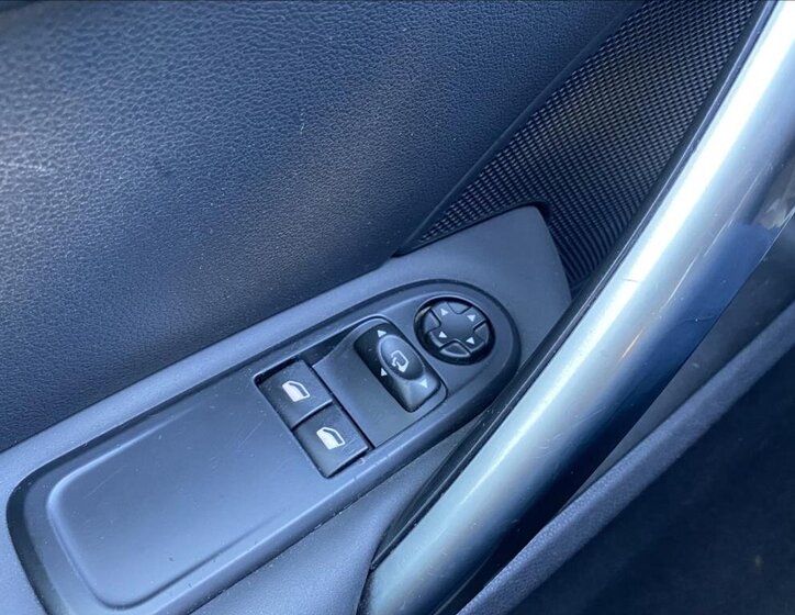 Peugeot RCZ Kupé 2,0 l 120 kw