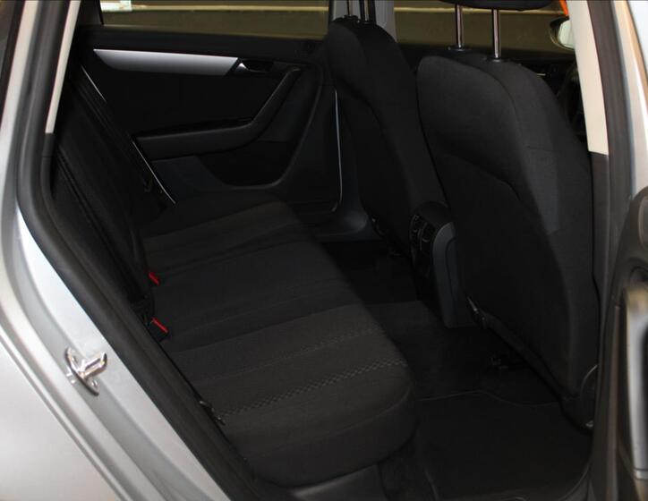 Volkswagen Passat 18