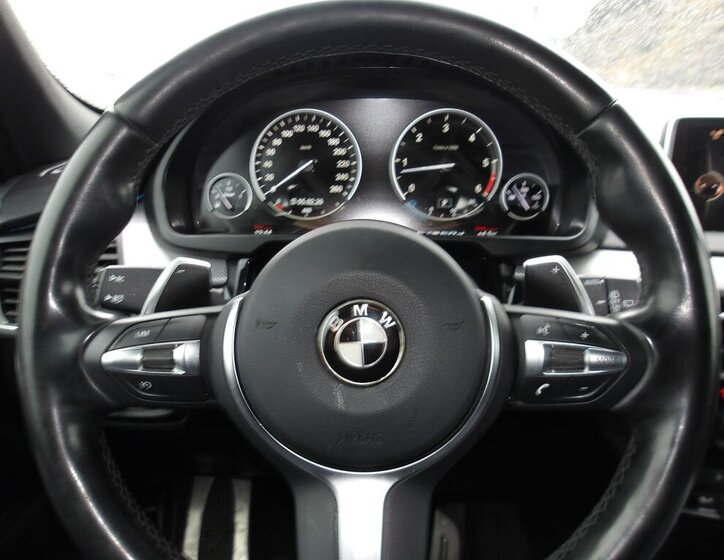 BMW X5 SUV 3,0 l 280 kw