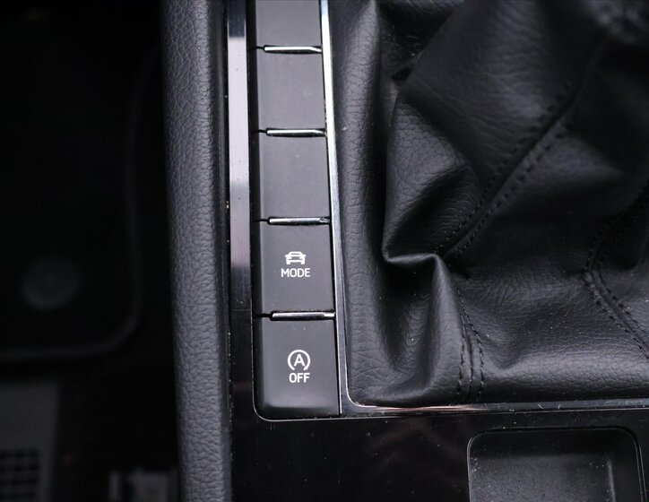 Škoda Superb Liftback 2,0 l 110 kw