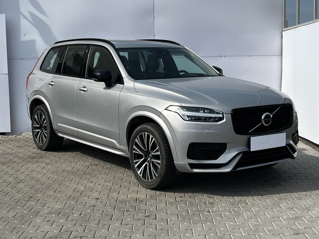 Volvo XC90 SUV / Terénní 2,0 l 335 kw