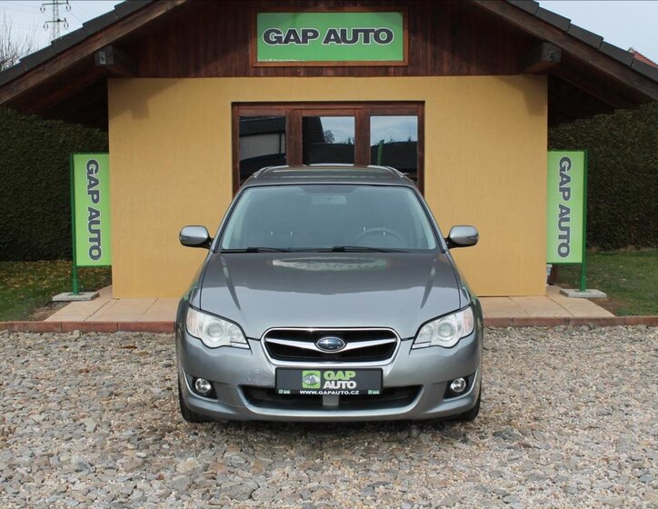Subaru Legacy Kombi 2,0 l 121 kw