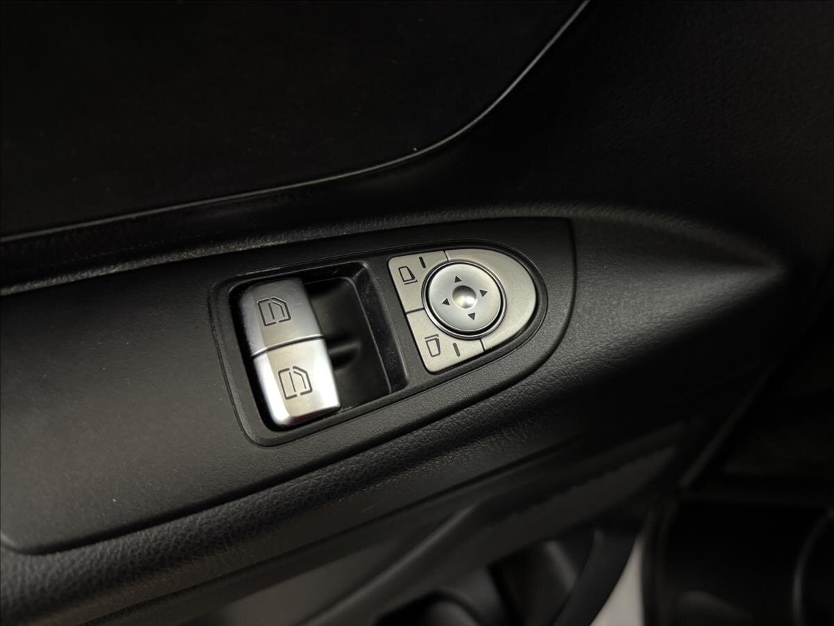 Mercedes-Benz Vito Skříň 1,6 l 65 kw