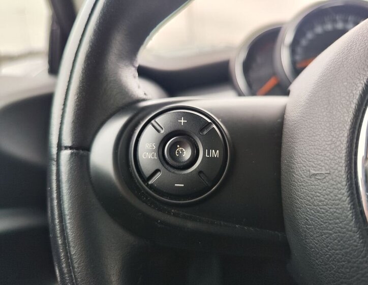 Mini Cooper Hatchback 1,5 l 100 kw