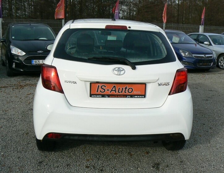 Toyota Yaris 5