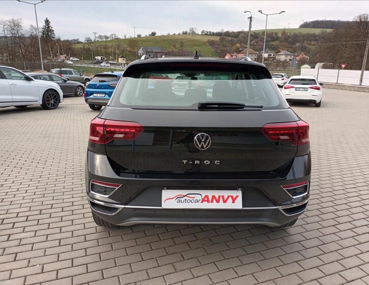 Volkswagen T-Roc SUV / Terénní 1,5 l 110 kw