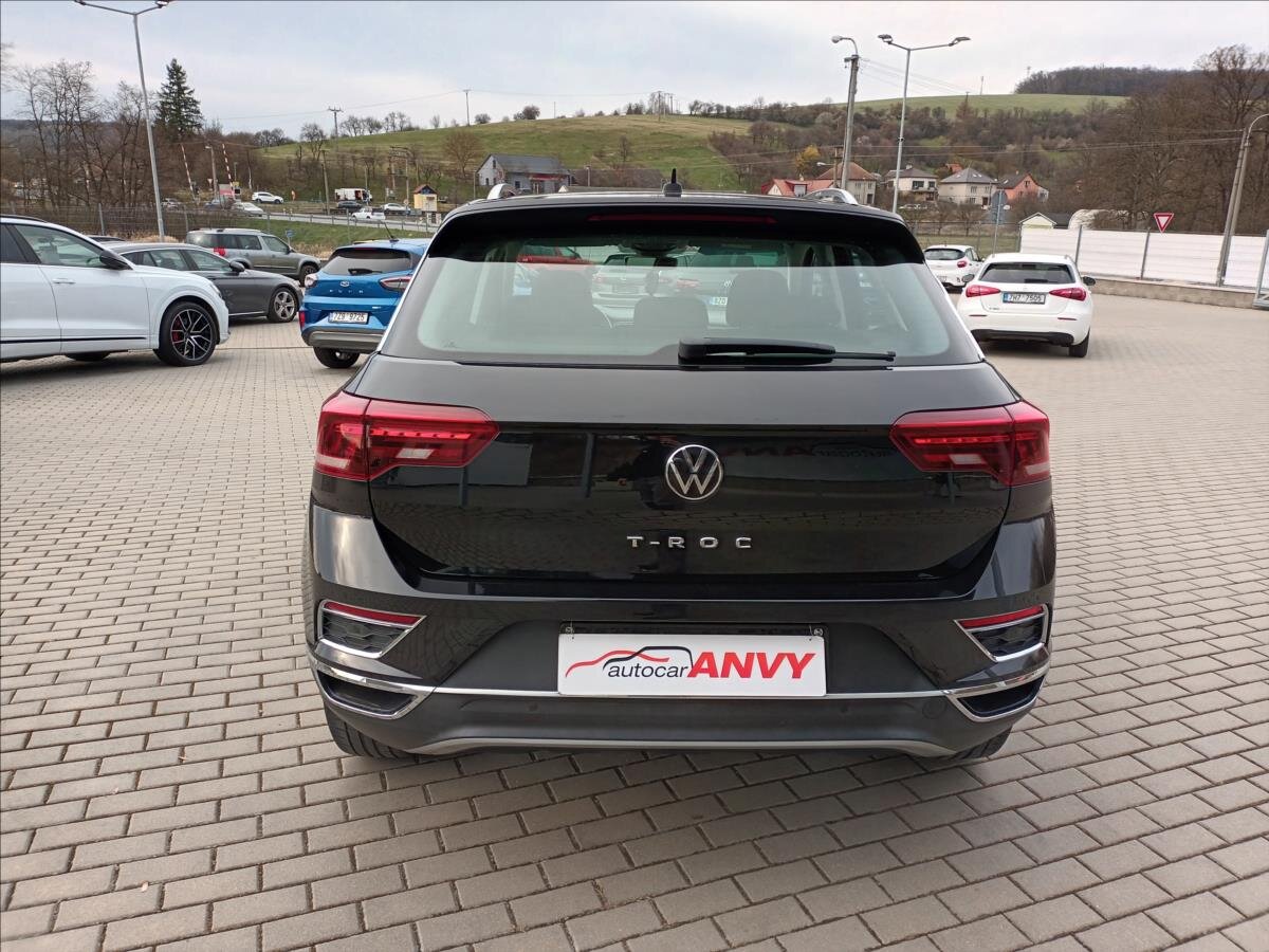 Volkswagen T-Roc SUV / Terénní 1,5 l 110 kw
