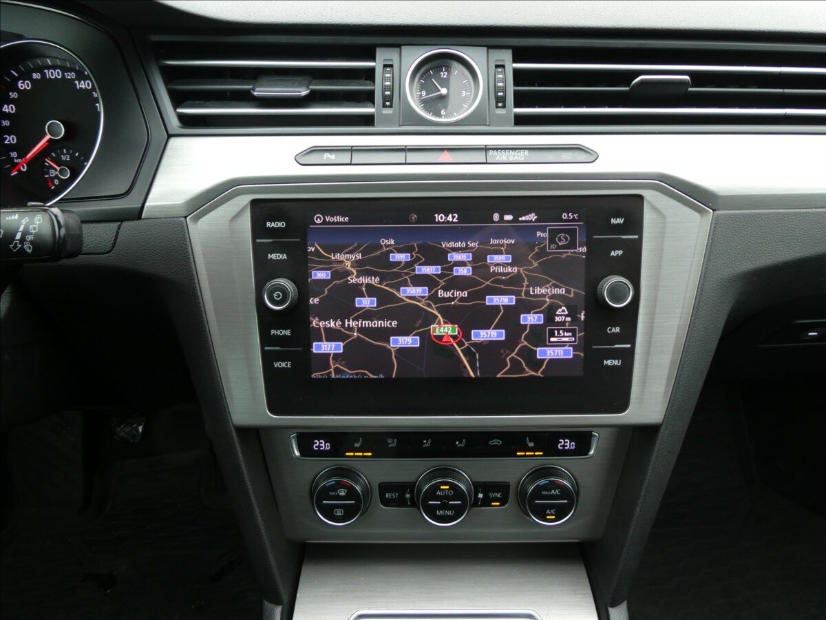 Volkswagen Passat Kombi 2,0 l 110 kw