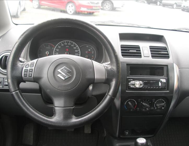 Suzuki SX4 9