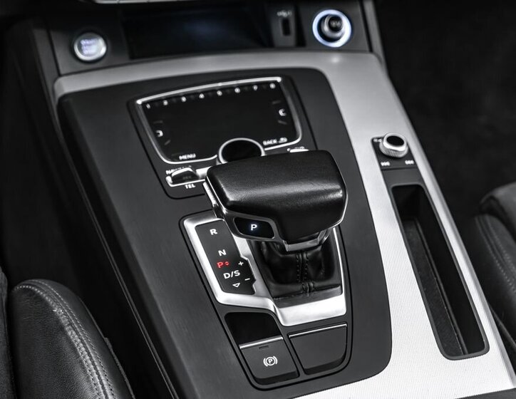 Audi Q5 SUV / Terénní 2,0 l 140 kw