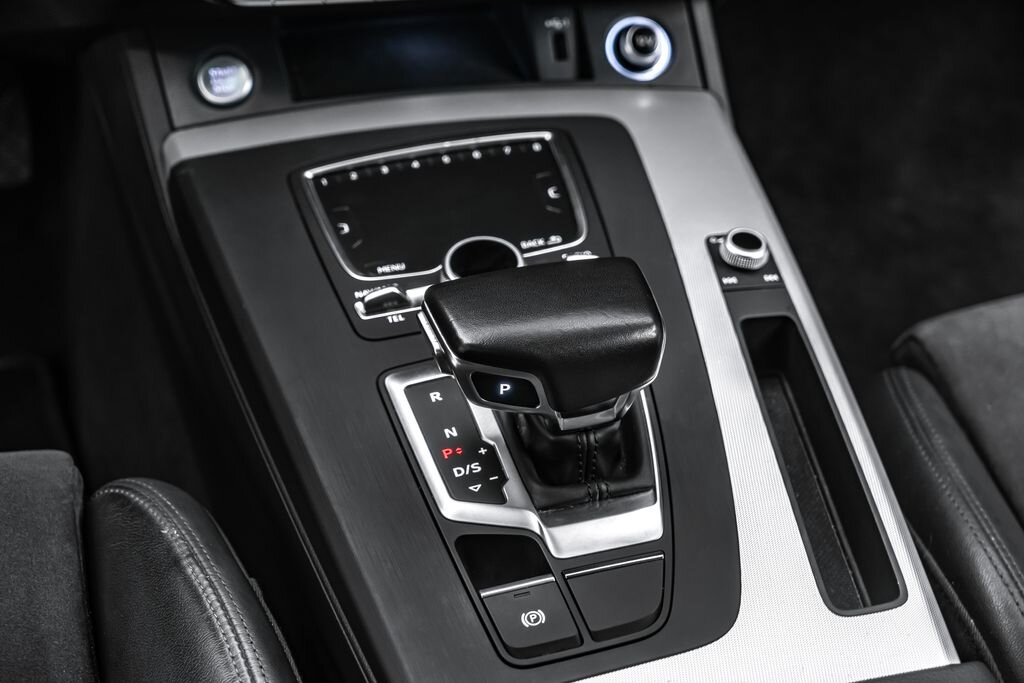 Audi Q5 SUV / Terénní 2,0 l 140 kw