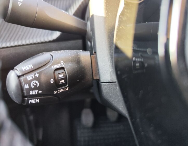 Peugeot 2008 Hatchback 1,2 l 74 kw