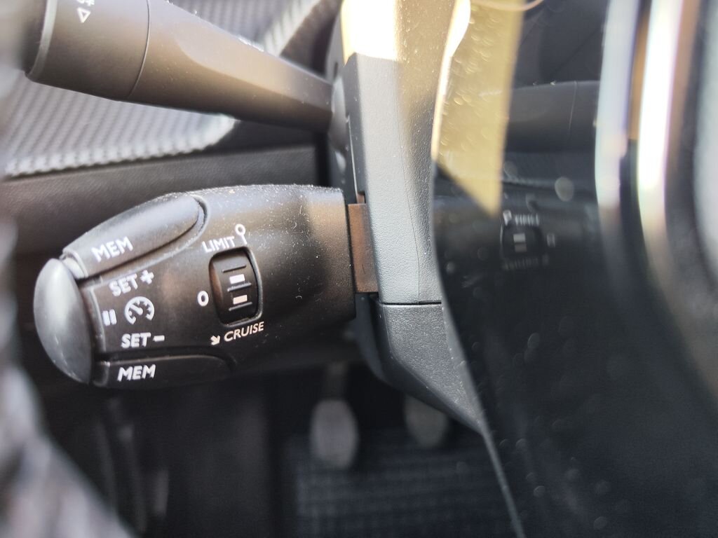 Peugeot 2008 Hatchback 1,2 l 74 kw