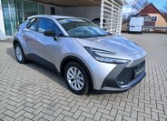 Toyota C-HR SUV / Terénní 1,8 l 72 kw