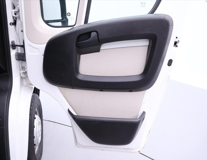 Peugeot Boxer 11