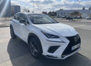 Lexus NX 300h CUV / Crossover 2,5 l 145 kw