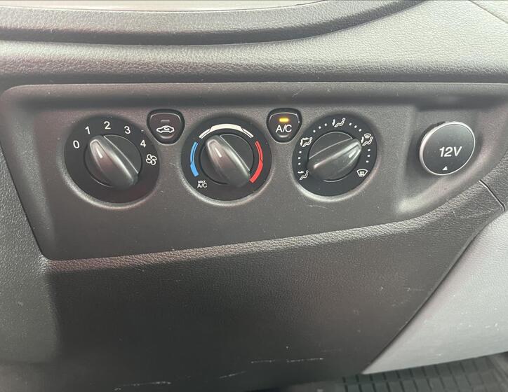 Ford Transit 18