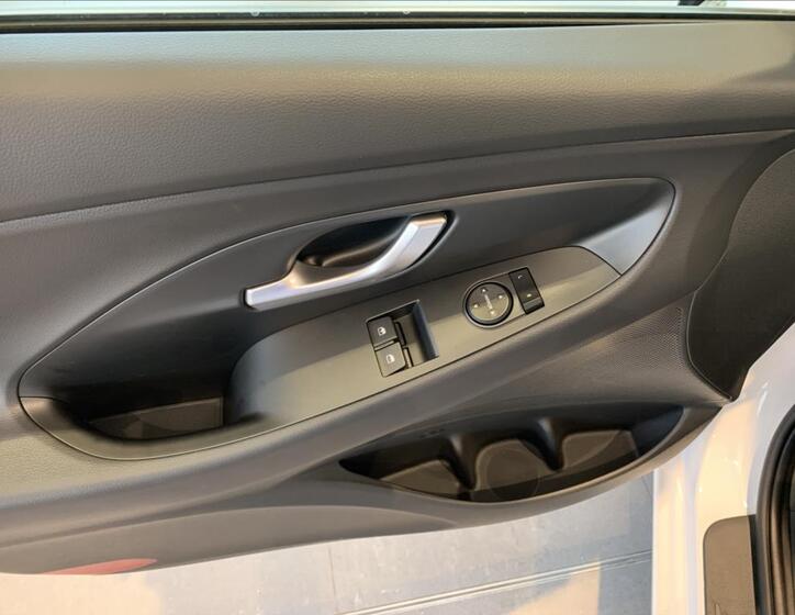 Hyundai i30 24