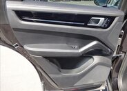 Porsche Cayenne SUV 2,9 l 324 kw