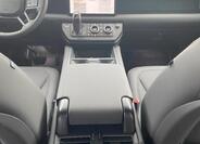 Land Rover Defender 19