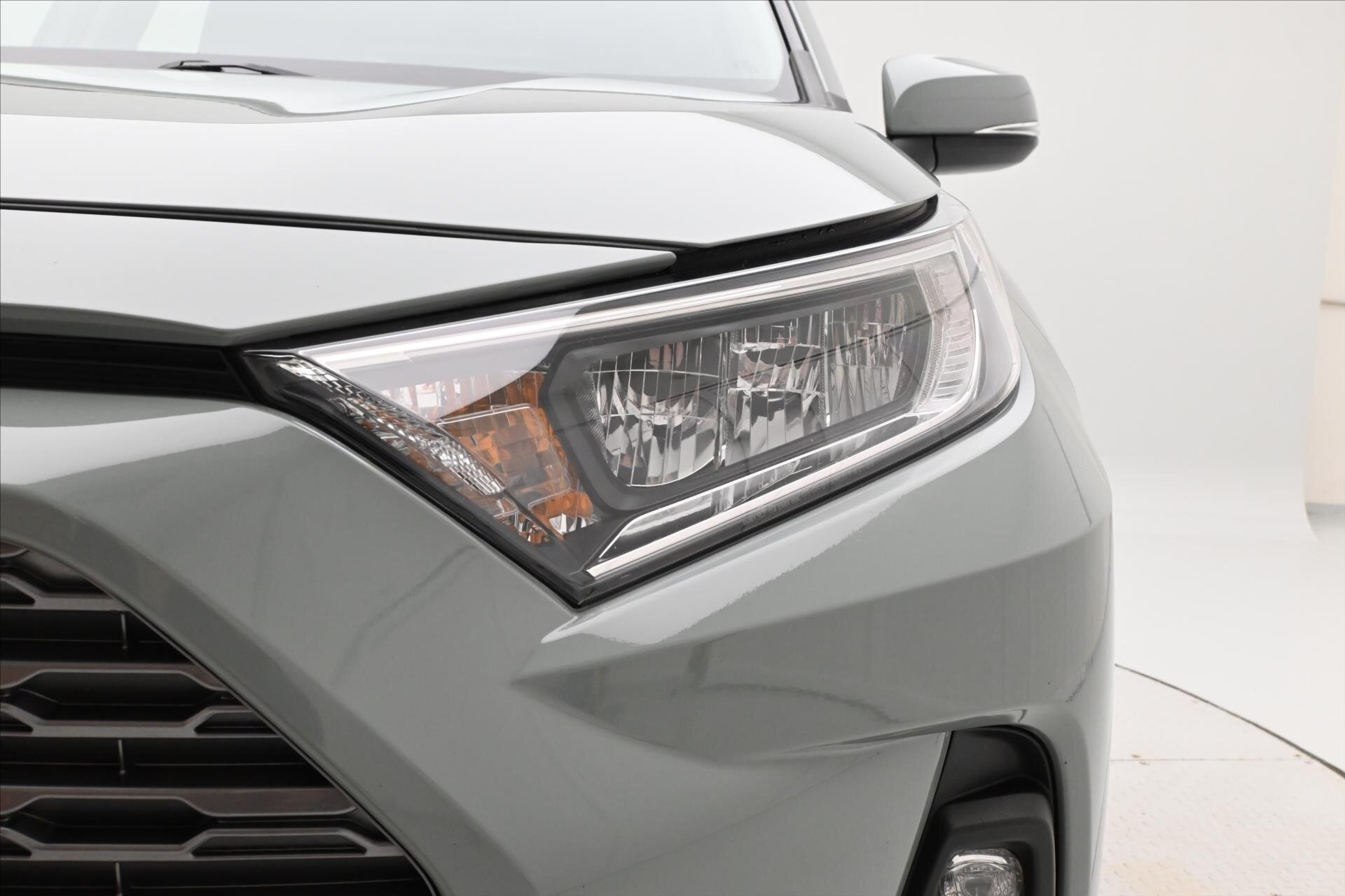 Toyota RAV4 SUV 2,0 l 129 kw