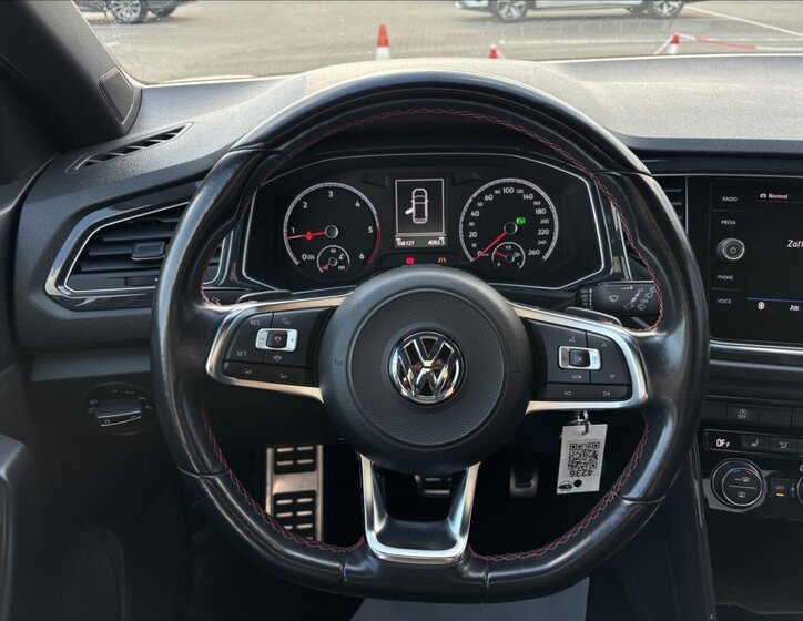 Volkswagen T-Roc SUV / Terénní 2,0 l 140 kw