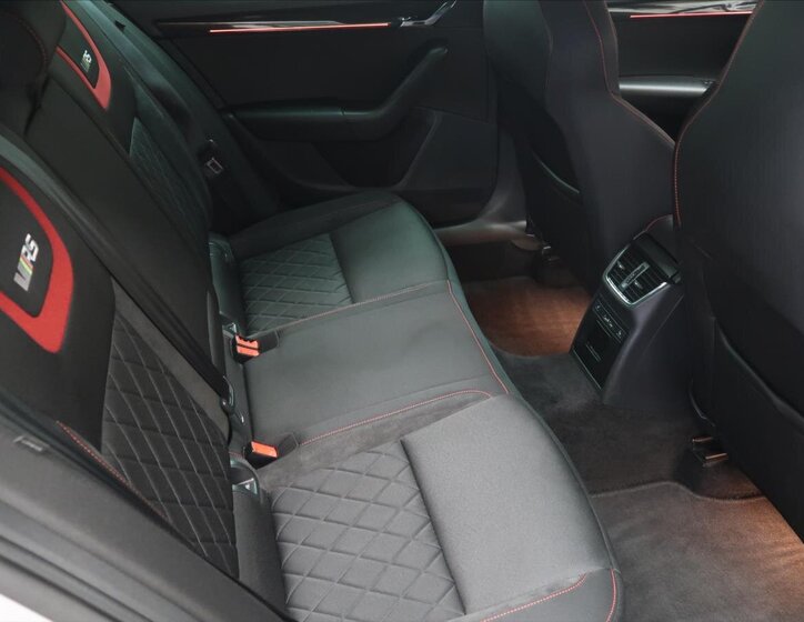 Škoda Octavia Kombi 2,0 l 180 kw