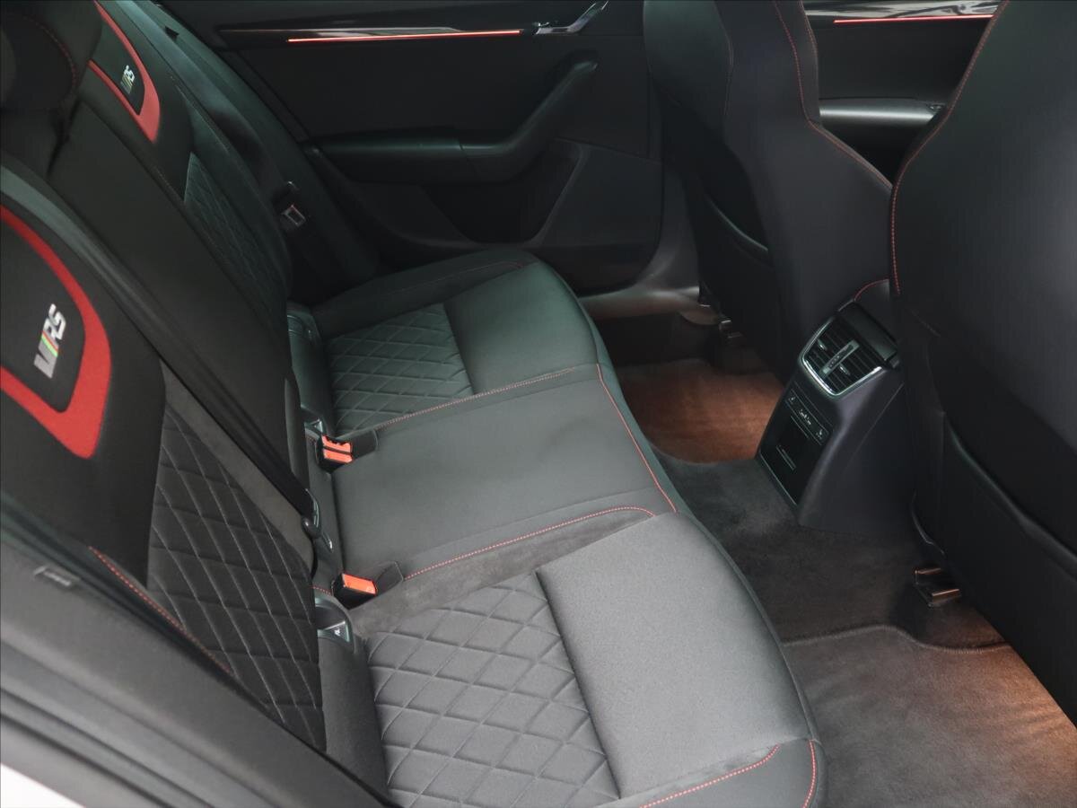 Škoda Octavia Kombi 2,0 l 180 kw