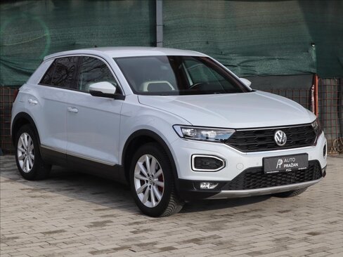Volkswagen T-Roc CUV / Crossover 1,5 l 110 kw