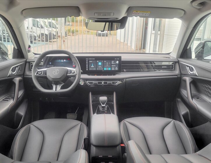 MG HS SUV / Terénní 1,5 l 200 kw