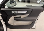 Volvo XC40 29