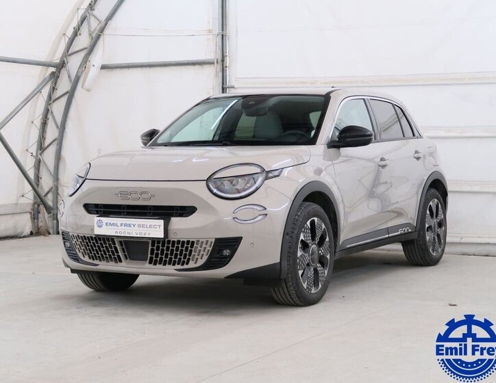 Fiat 600 Hatchback 1,2 l 100 kw