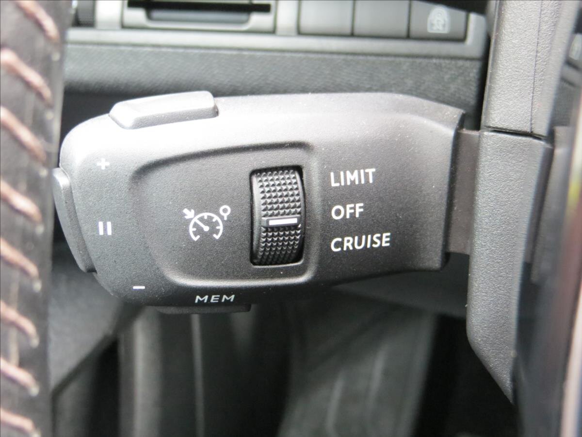 Peugeot 5008 MPV 1,2 l 96 kw