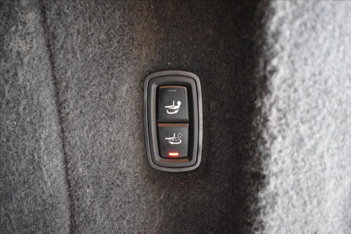 Porsche Cayenne SUV 4,8 l 405 kw