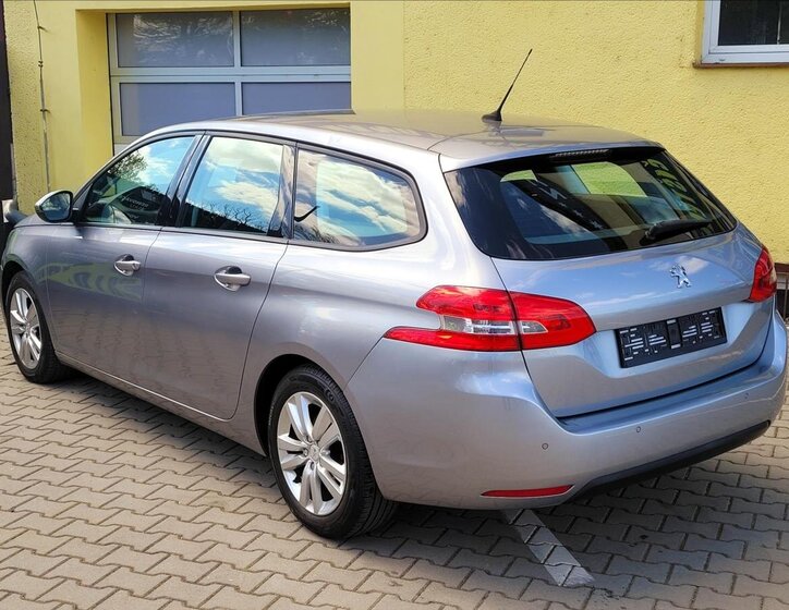 Peugeot 308 Kombi 1,2 l 96 kw