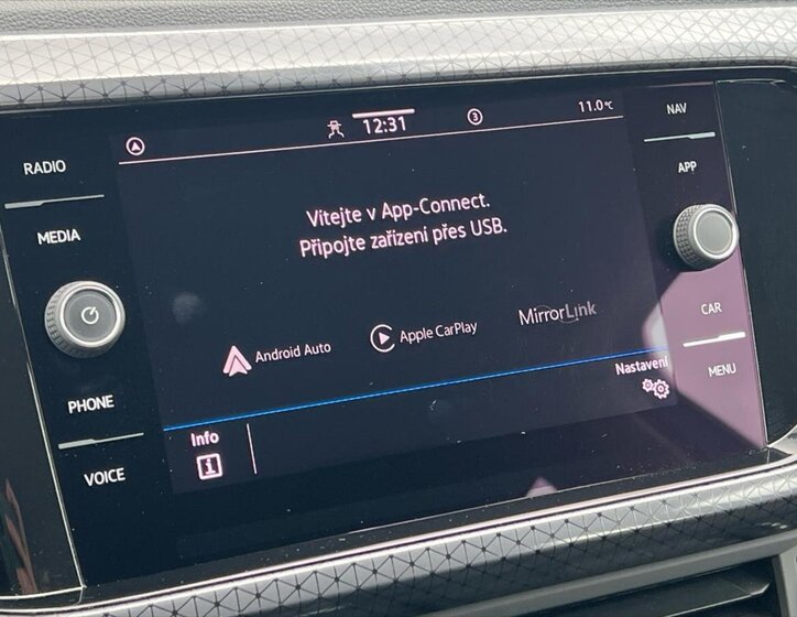 Volkswagen T-Cross Kombi 1,5 l 110 kw