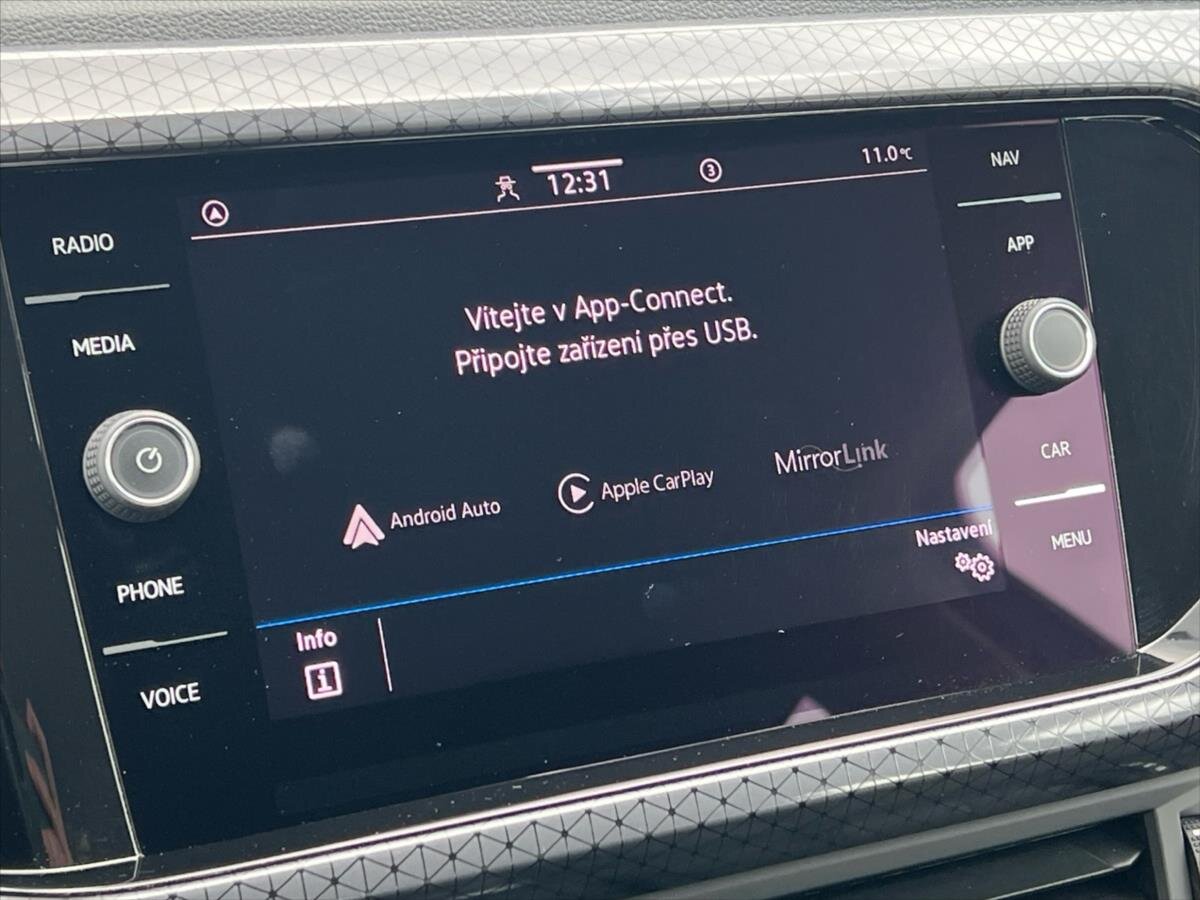 Volkswagen T-Cross Kombi 1,5 l 110 kw