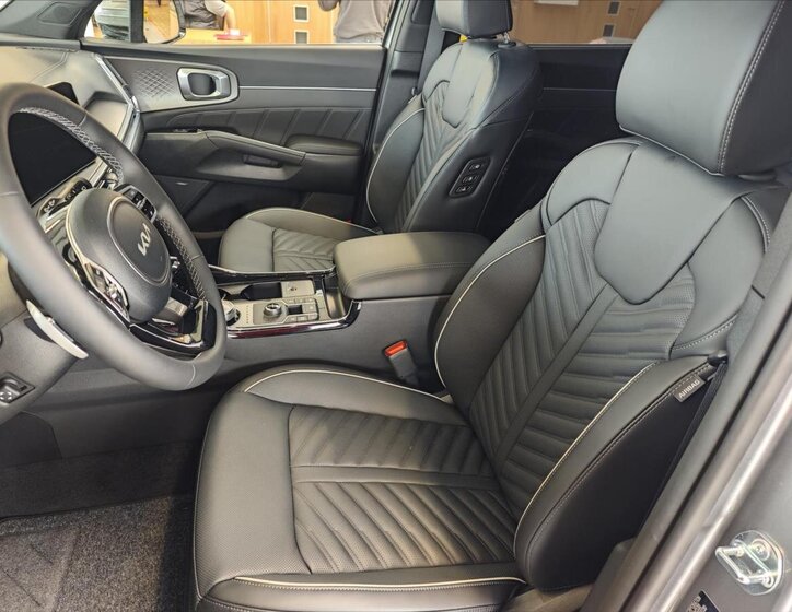 KIA Sorento SUV / Terénní 2,2 l 142 kw